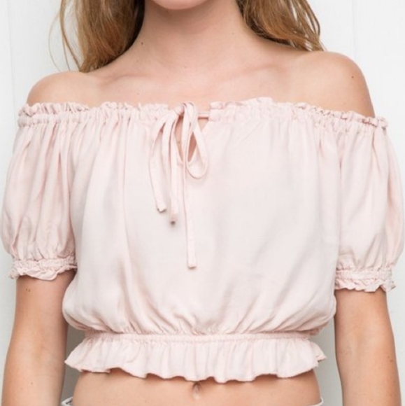 Brandy Melville Ezra off the shoulder top - Picture 2 of 5